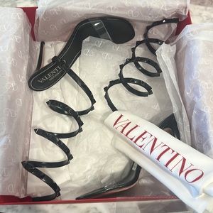 Brand new never worn Valentino wrap around rockstud sandal size 37